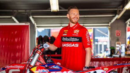 Die GASGAS Troy Lee Designs Kollektion macht es dir 2022 noch leichter, deine Lieblings-Dirtbike-Marke zu repräsentieren und sorgt dafür, dass du auf und abseits der Rennstrecke starke Statements setzen kannst.
