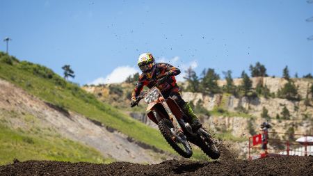 Antonio Cairoli von Red Bull KTM Factory Racing fährt weiter auf sein erstes 450MX-Podium zu und sicherte sich mit den Plätzen vier und fünf seine besten Platzierungen in dieser Saison und damit den fünften Gesamtrang in Runde 3.