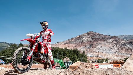 Die diesjährige Ausgabe des Red Bull Erzbergrodeos war mehr brutal und genau hier konnte Michael Walkner beeindruckend sein Talent beweisen.