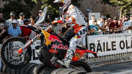 Matthias Walkner kämpft sich durch den Prolog der "Red Bull Romaniacs" !