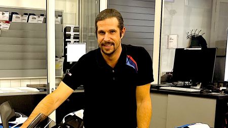 Michael Kopainigg ist Leiter Motorradzentrum Wien und eigentlich auch Tiroler. So hat es auch den dynamischen Tiroler Michael Kopainigg nach Wien gebracht. Michael unterstützt als Leiter vom Motorradzentrum den Standort BMW Heiligenstadt. 