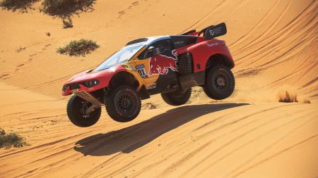 Sébastien Loeb holt sich in der Klasse Auto den hervorragenden 2. Platz und als Teamchef von Sébastien Loeb Racing Team mit POLARIS landet er zusätzlich unter den TOP 10.