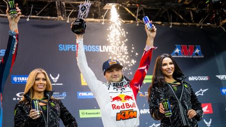 Der zweifache 450SX-Champion Cooper Webb hat zum Auftakt der AMA Supercross-Meisterschaft 2023 zwei Podiumsplätze in Folge eingefahren.