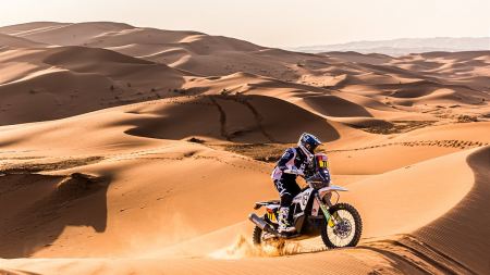 An einem äußerst erfolgreichen 11. Tag in der saudischen Wüste für Husqvarna Factory Racing holte Luciano Benavides seinen dritten Etappensieg der Veranstaltung und rückt damit in der vorläufigen Gesamtwertung auf den sechsten Platz vor. 