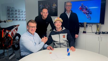 Die langjährige Verbindung zwischen Red Bull KTM Factory Racing und dem mehrfachen FIM Motocross-Weltmeister Jeffrey Herlings wird über die MXGP-Kampagne 2023 hinaus fortgesetzt und um zwei weitere Jahre verlängert.