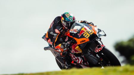 Zwei Tage intensiver Testarbeit für die MotoGP Vorsaison 2023 gingen für Red Bull KTM Factory Racing auf dem Algarve International Circuit zu Ende.