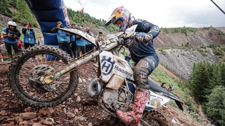 Mit dem besten Ergebnis seiner Karriere beim Red Bull Erzbergrodeo beendete Billy Bolt von Husqvarna Factory Racing die zweite Runde der FIM Hard Enduro World Championship in Österreich auf dem zweiten Platz.
