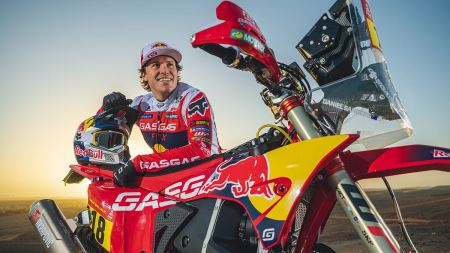 Daniel Sanders von Red Bull GASGAS Factory Racing hat sich beim Training im australischen Outback eine schmerzhafte Verletzung am rechten Bein zugezogen. 