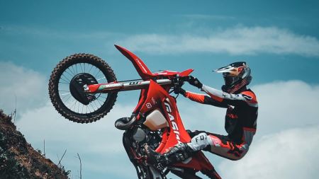 Aktuell liegt Michael Walkner gleichauf mit Graham Jarvis an der 5. Stelle in der Hard Enduro WM - kommende Woche geht es bei der fünftägigen Red Bull Romaniacs um weitere WM-Punkte.