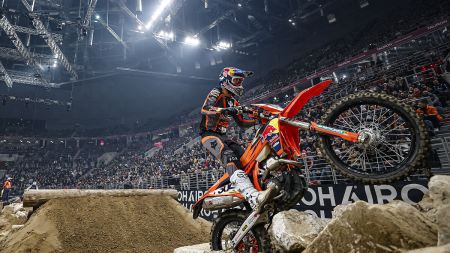 Manuel Lettenbichler von Red Bull KTM Factory Racing hat bei der zweiten Runde der FIM SuperEnduro Weltmeisterschaft 2024 den vierten Gesamtrang belegt. 