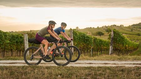 My Esel präsentiert bahnbrechendes E-Gravelbike aus Holz