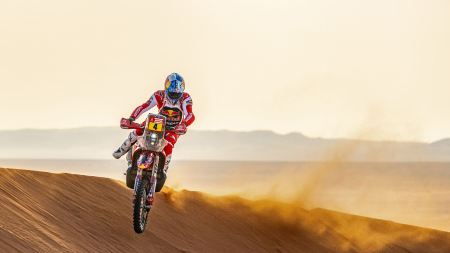 Nachdem sie sich auf der ersten Etappe in die Rallye Dakar 2024 eingewöhnt hatten, legten Sam Sunderland und Daniel Sanders von Red Bull GASGAS Factory Racing am zweiten Tag noch eine Gang zu.