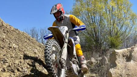 Enduro-Trainings machen Spaß und bringen viel an Fahrtechnik - Joe Lechner ist ja auch ein bekannter Name in der Szene.