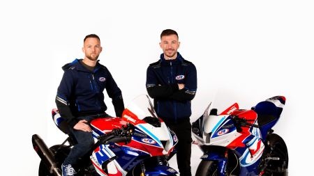 Jackson Racing kehrt in diesem Jahr zu den Isle of Man TT Races zurück und hat mit dem Nordiren Paul Jordan und dem Österreicher Julian Trummer zwei der aufstrebenden Stars der Veranstaltung unter Vertrag genommen.