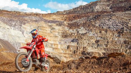 Körperlich und mental gestärkt geht Michael Walkner fokussiert in die Hard Enduro Saison 2024.