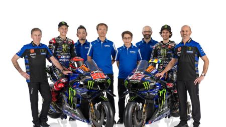 Gestern hat die Monster Energy Yamaha MotoGP ihr Team Line-Up in Sepang, Malaysia, enthüllt.