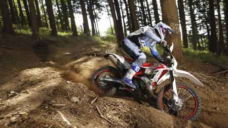 Eine sensationelle Möglichkeit für ein Enduro Training und ein Rennen, das als 2-Stunden Cross-Country Rennen durchgeführt wird.