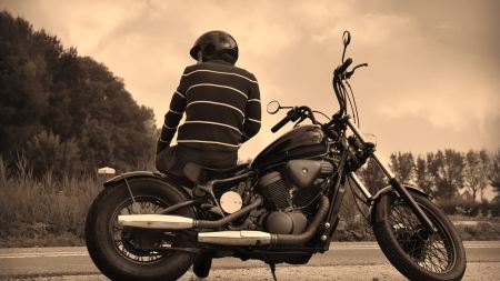 Ein Motorrad zu fahren ist mehr als nur ein Transportmittel zu benutzen – es ist eine Leidenschaft, eine Art zu leben. Für viele Motorradliebhaber geht es nicht nur um das Erreichen des Ziels, sondern auch um die Reise dorthin. 