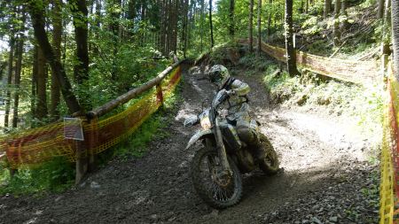 Neue Sieger und spannende Rennen bei der Family Enduro Serie am 4. Mai.