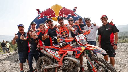 Ein starker Start der Hard Enduro WM 2024 für Manuel Lettenbichler und das Red Bull KTM Factory Racing Team.