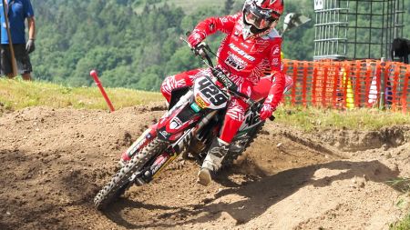 Während Moritz Ernecker in Imbach (NÖ) beide Jugend-ÖM-Läufe gewinnen konnte, war Maximilian Ernecker in Portugal bei der Motocross EMX 125 im Einsatz.