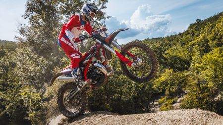 Beta setzt auf einen komplett neuen Look der Xtrainer: eXTRaordinär!