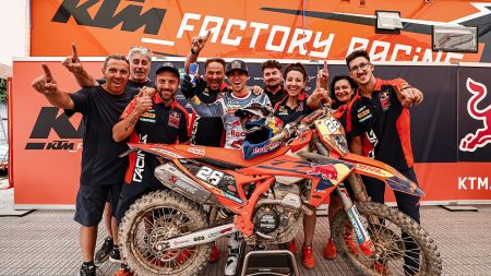 Josep Garcia von Red Bull KTM Factory Racing hat den zweiten Wettkampftag beim EnduroGP of Slovakia - der fünften Runde der FIM EnduroGP Weltmeisterschaft 2024 - gewonnen.