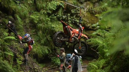 Lettenbichler holt am Offroad Tag 1 unglaubliche 28 min (!) Vorsprung heraus, Walkner knapp an der Podiumsplatzierung dran - was für ein Thriller!