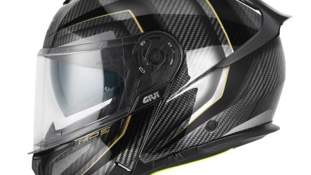 Auf der EICMA stellt die Marke vorab einen neuen Modularhelm vor, dessen Schale aus Carbonfasern gefertigt ist. 