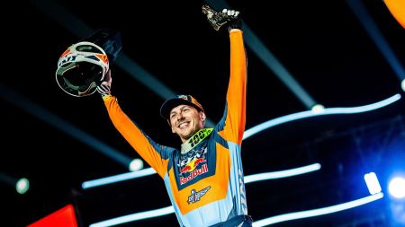Unser Dakar-Held ist frisch von der Rally Dakar zurück und ist am kommenden Montag, den 27. 1. 25 im Shop der KINI Bike World anzutreffen - Pflichttermin!