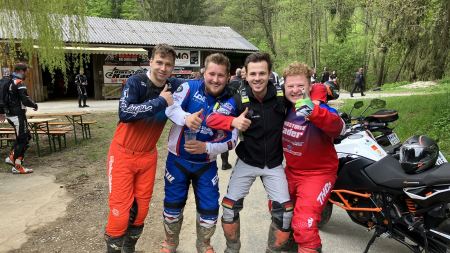 Der schwarze Graben im südlichen Niederösterreich ist nicht nur für sein Endurorennen legendär, sondern auch für sein jährliches Motorradtreffen mit organisierter Ausfahrt.