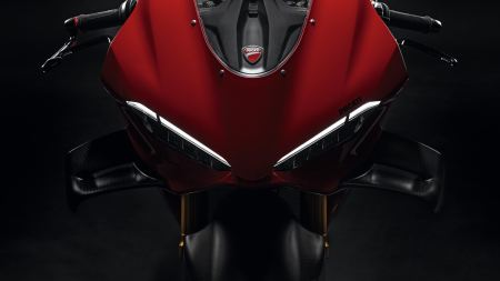 Noch mehr Exklusivität und Performance: Die Ducati Panigale V4 S 2025 mit den neuen Ausstattungspaketen Carbon und Carbon Pro