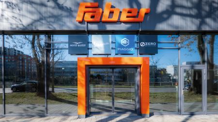 Pünktlich zum herannahenden Zweirad-Saisonstart 2025 expandiert Faber Roller & Bike seine Geschäftsflächen und eröffnet den neuen Zweiradstandort FABER WIEN WEST im vierzehnten Wiener Gemeindebezirk, in der Hadikgasse 192. 