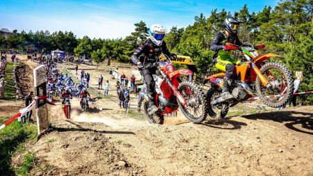 Bei besten Wetterbedingungen startete die achte Saison der Hardenduro Series Germany (HESG) in Neuhaus-Schierschnitz – und lieferte den Fans einen packenden Auftakt. 