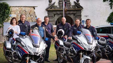 Die Biker-Fahrt mit Wolfgang Böck zu den Schloss-Spielen Kobersdorf hat Tradition und zählt bei einer Vielzahl von Pedalrittern zu den Höhepunkten des „Motorsommers“. 