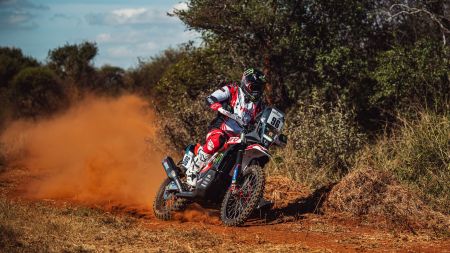 Tobias Ebster ist stark unterwegs und liegt am vorletzten Tag auf Platz 2 in der Rally2 Wertung.