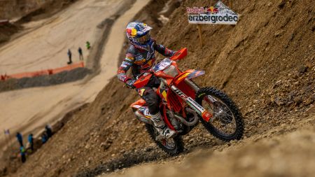 On the second race day of Red Bull Erzbergrodeo, nearly 1,100 participants, the largest and most colorful field in motorcycle offroad racing, took part in the high-speed battle against the “Iron Mountain.”