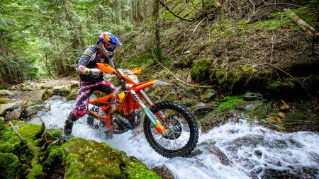 Manuel Lettenbichler von Red Bull KTM Factory Racing hat das Silver Kings Hard Enduro bei der zweiten Runde der FIM Hard Enduro Weltmeisterschaft 2025 gewonnen.