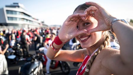 Die World Ducati Week 2026 erhält eine historische Dimension: Zum 100-jährigen Jubiläum von Ducati wird die Legende der Marke mit Emotionen, Entertainment und unvergesslichen Erlebnissen gefeiert.