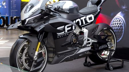 Auf der EICMA 2025 gibt der CFMoto V4 SR-RR Prototyp einen Vorgeschmack auf ein bald in Produktion gehendes 1000-ccm-Supersportmodell. 