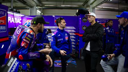 Zwei Tage nach dem Ende der Weltmeisterschaft 2025 kehrte die MotoGP auf der Rennstrecke Ricardo Tormo in Valencia zum traditionellen gemeinsamen Testtag zurück – praktisch der erste Schritt in Richtung 2026.