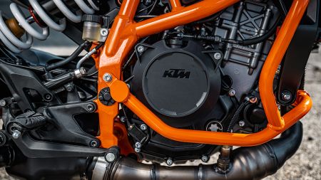 Um Performance und Zuverlässigkeit dauerhaft sicherzustellen, führt KTM ab sofort ein Software-Update für die folgenden Modelle durch: KTM 390 DUKE (Modelljahre 2024–2026), KTM 390 ENDURO R, SMC R, ADVENTURE R und ADVENTURE X (Modelljahre 2025–2026).