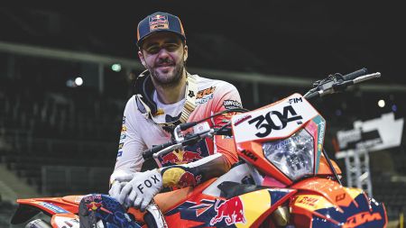 Manuel Lettenbichler vom Red Bull KTM Factory Racing Team kehrt an diesem Wochenende in Gliwice, Polen, in die FIM SuperEnduro-Weltmeisterschaft zurück und ist bereit, mit seiner KTM 300 EXC die gesamte sieben Runden umfassende Saison 2026 in Angriff zu nehmen. 