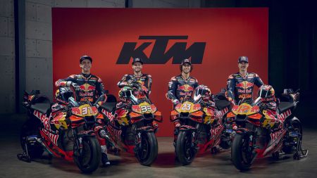 Orange, Blau, Geschwindigkeit und los geht's: Red Bull KTM schickt seine Teams und Fahrer offiziell ins Rennen für 2026 und präsentiert das neue Design und die Partner für die kommende MotoGP-Saison.