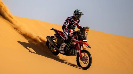 Der Etappensieg ging an Adrien Van Beveren, der seit dem Start in Yanbu eine Achterbahnfahrt hinter sich hatte.