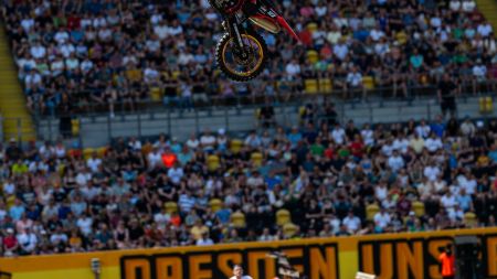 NIGHT of the JUMPs  Saisonauftakt in Berlin