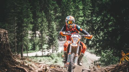 Am 01.04.2026 wird die Anmeldung für das Roots of Türnitz 2026 geöffnet - kombiniert mit Red Stag bedeutet es 3 Tage Enduro fahren - auf den leiwanden Geländen in Rohr und in Türnitz sind das definitiv Pflichttermine!