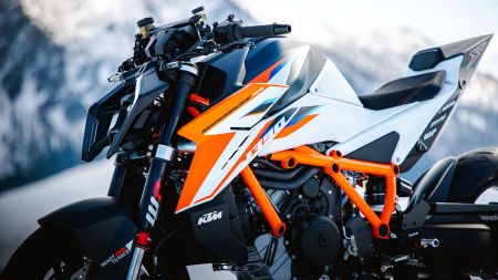 Kompromisslos bis ins letzte Detail: Die KTM 1390 SUPER DUKE RR 2026 steht an der Spitze der KTM‑Street‑Modelle. Oder kurz gesagt: THE BEAST RR.
