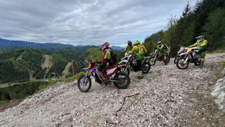 Die Vorbereitungen für das Enduro-Event laufen bereits auf Hochtouren - rund 20 Kilometer und insgesamt etwa 1.500 Höhenmeter lassen das Enduro-Herz höher schlagen.