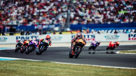 Die MotoGP ist mit dem beliebten Grand Prix der Niederlande der Saisonmitte 2026 einen Schritt näher gekommen und Red Bull KTM Tech3 verließ den TT Circuit Assen zufrieden mit einem beeindruckenden 6. Platz von Enea Bastianini.